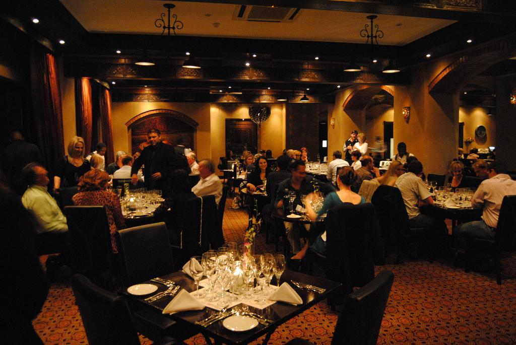 Royal Elephant Hotel & Conference Centre Centurion Buitenkant foto