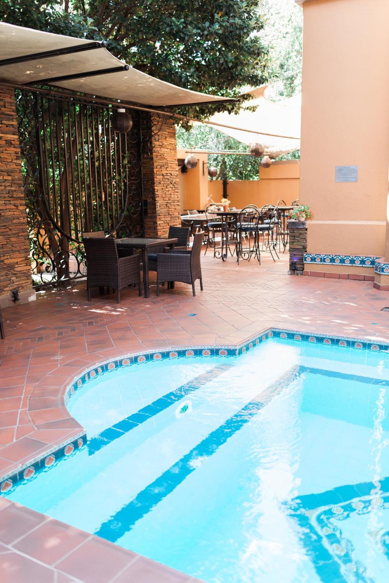 Royal Elephant Hotel & Conference Centre Centurion Buitenkant foto